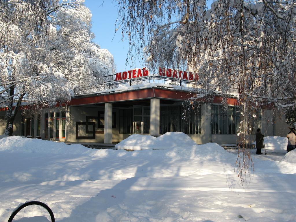 Motel Poltava Buitenkant foto